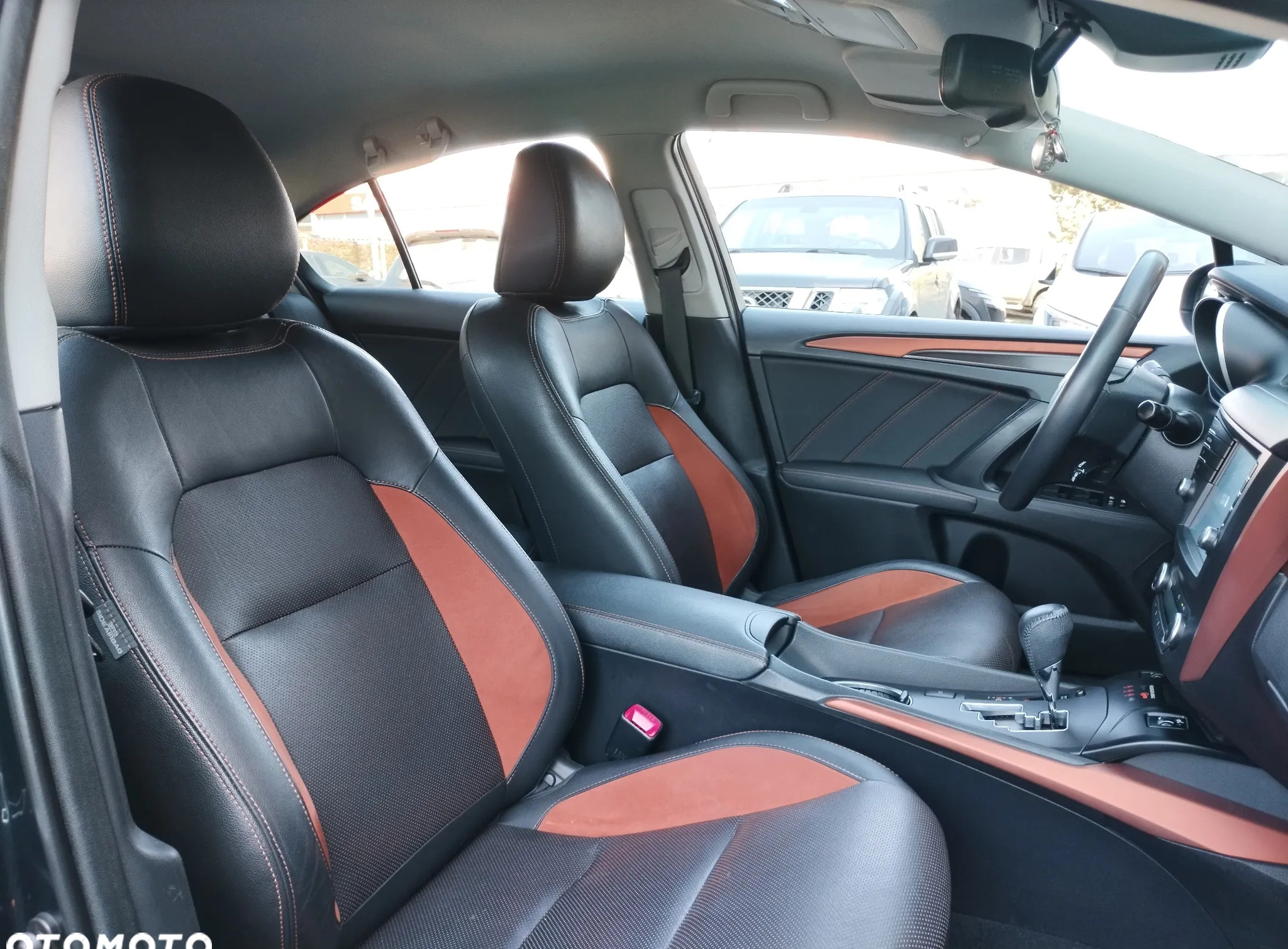Toyota Avensis cena 69900 przebieg: 117489, rok produkcji 2016 z Tyczyn małe 232